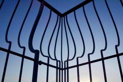 villa-railings-2025-01-09-00-36-29-utc-min